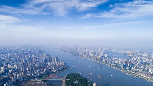 长江之滨的湖北画卷，一位作家的深情笔触